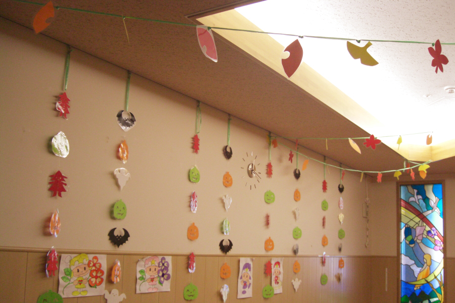 小児病棟の壁面飾り「ハロウィン」
